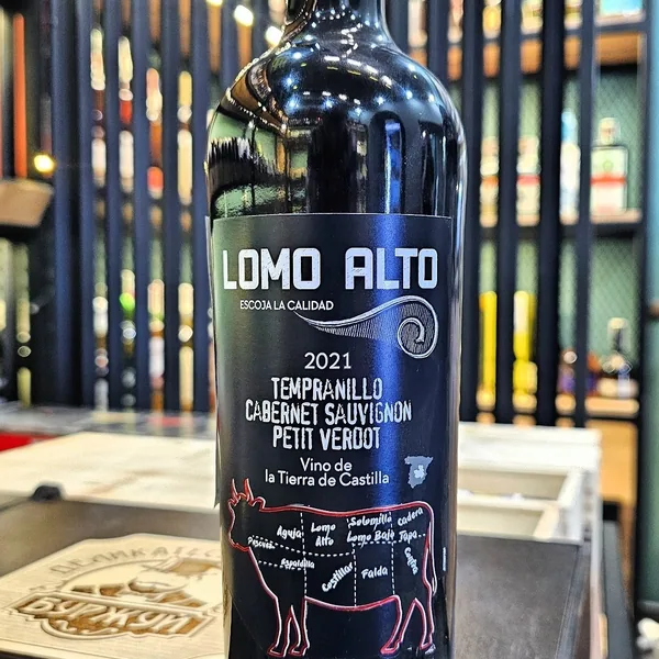 Lomo Alto Tempranillo-Cabernet Sauvignon-Petit Verdot